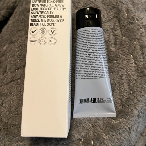 Grown Alchemist Polishing Facial Exfoliant - Picture 2 of 6